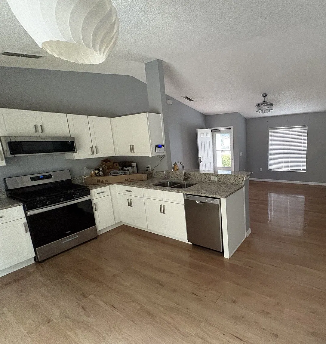 3 bed, 1100 sqft, $2,150 — Photo 2