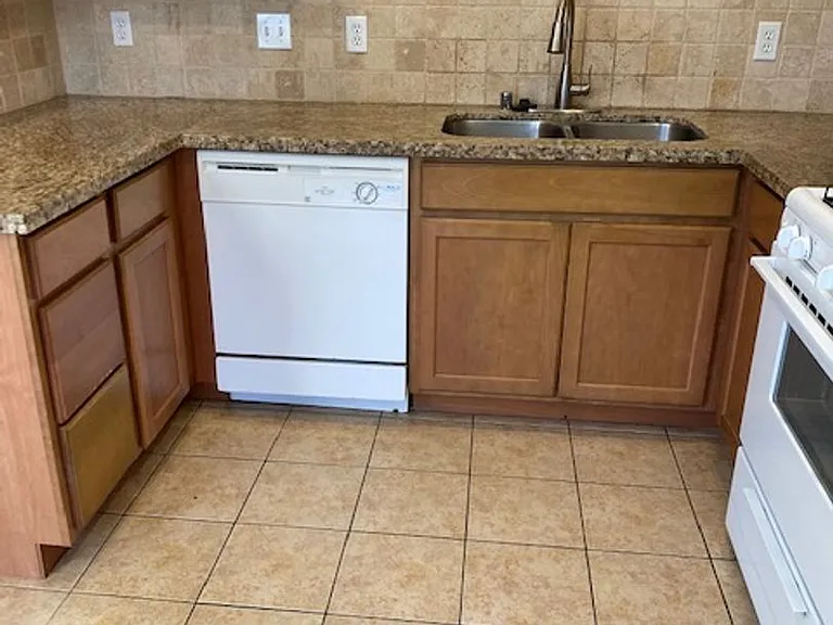 1514 Lance Dr — Photo 5
