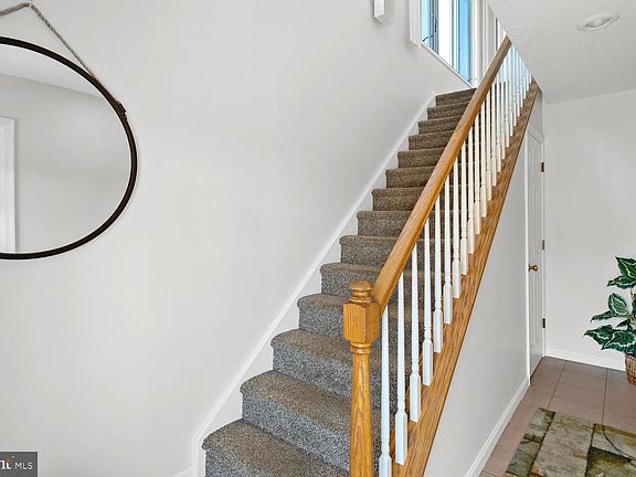 4th image of 111 Bellevue St