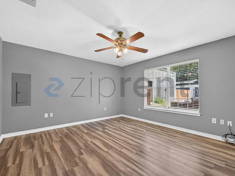 940 Chase St — Photo 16