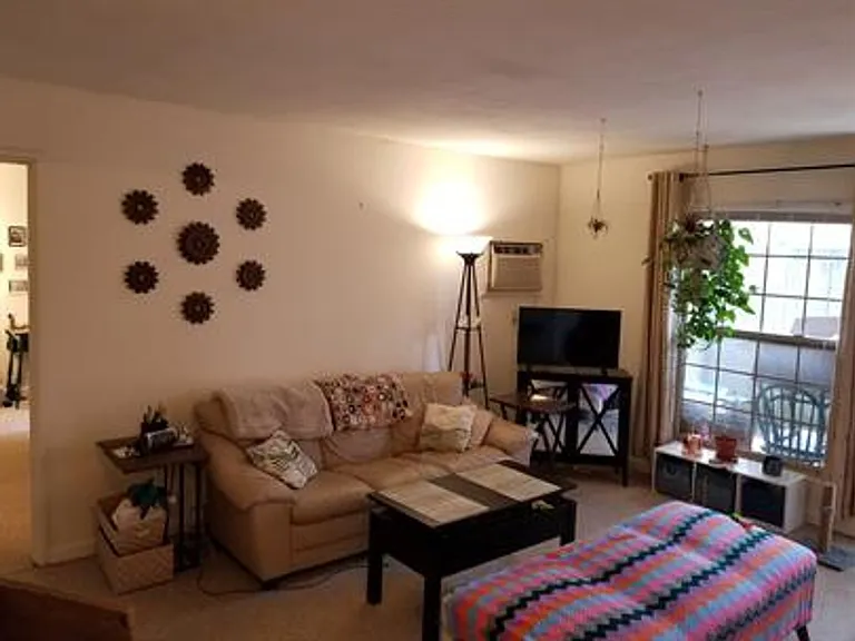 University Park Apartments near Cornell University — Photo 78