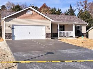 31 Bittersweet Dr, Troy, MO 63379