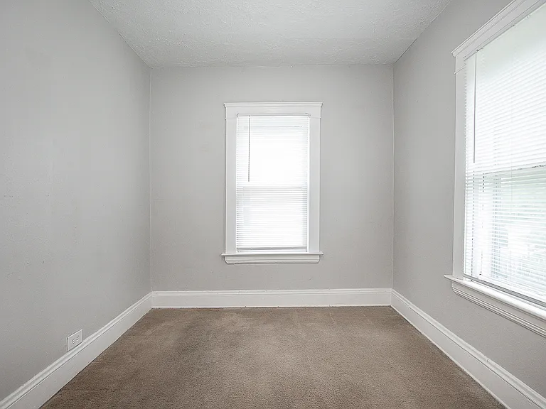12917 Thornhurst Ave — Photo 8