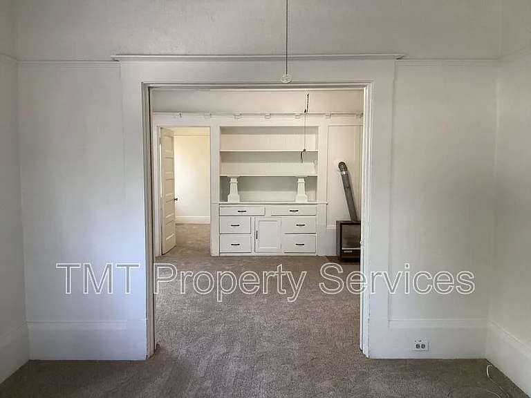 719 19th St #1 — Photo 7