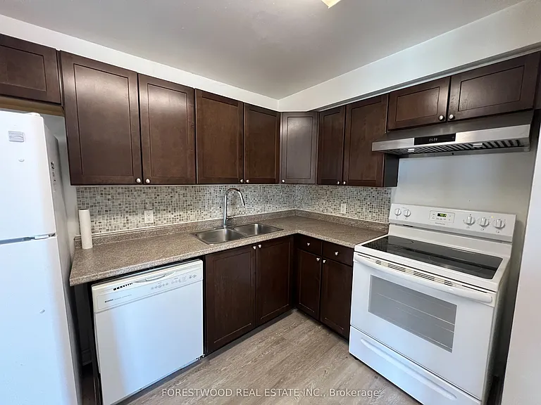 35 Trailwood Dr #711 — Photo 13