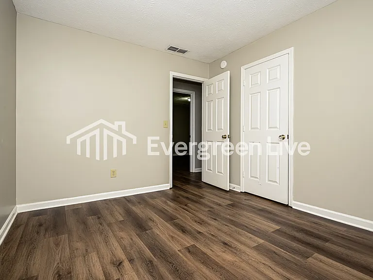 4312 Derbyshire Trce SE — Photo 12