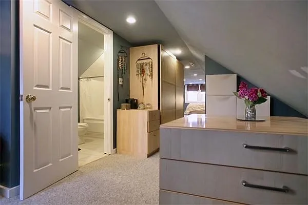 Walk in Closet + Full Bath