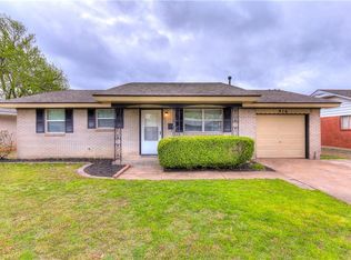 916 NW 1st St, Moore, OK 73160