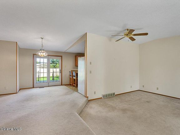 4th image of 238 S Sunset Dr