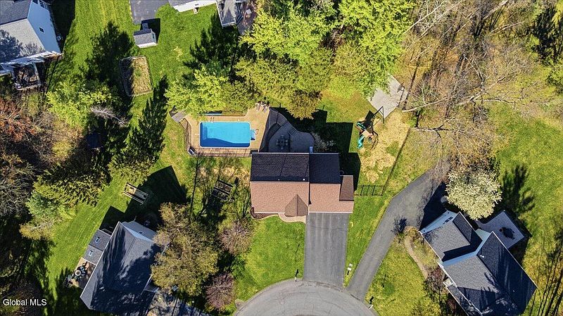2nd image of 29 Fife Drive