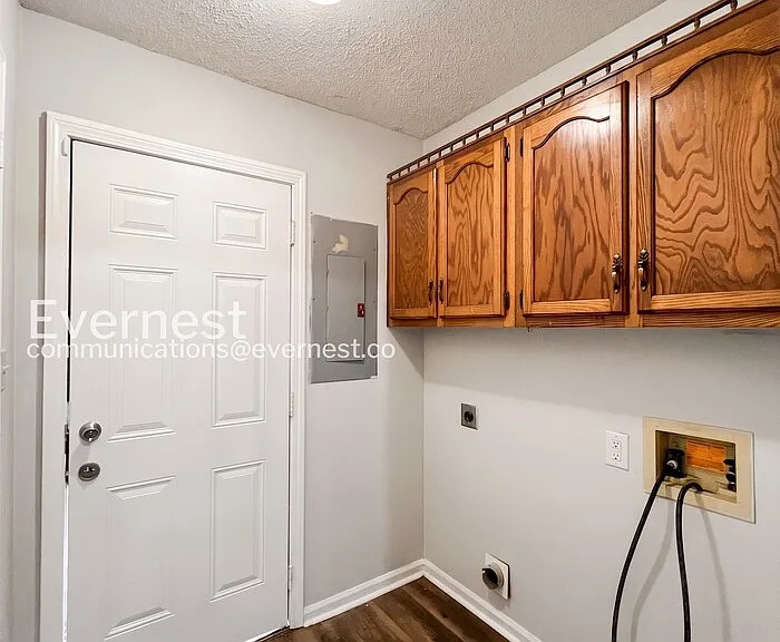 3285 Edenshire Ln — Photo 14