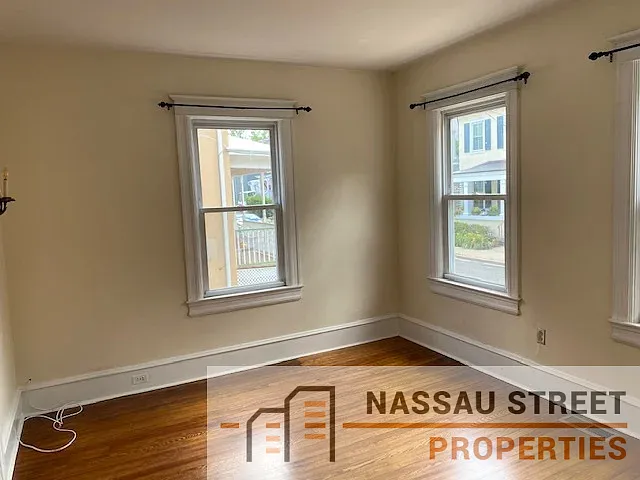 23 Pine St #A — Photo 2