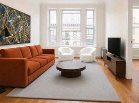 521 W 122nd St