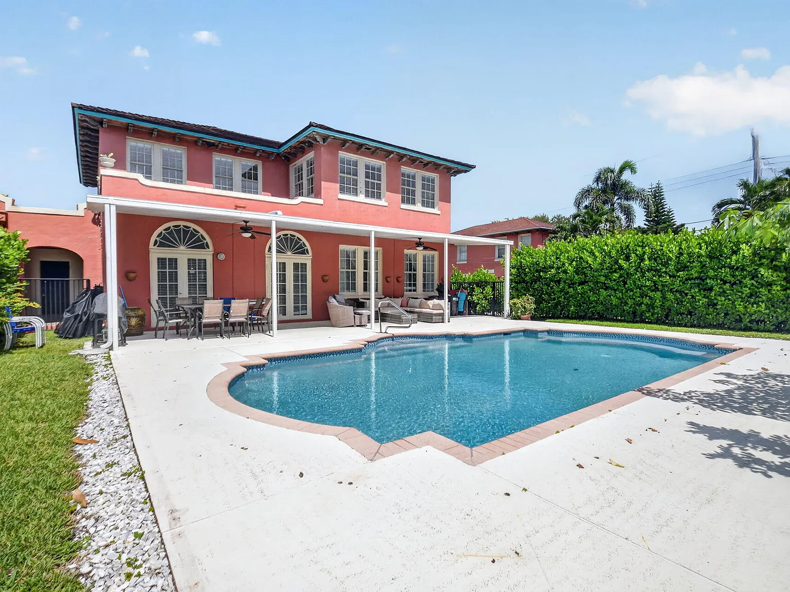 4 bed, 3.5 bath, 3375 sqft, $9,500 — Photo 4