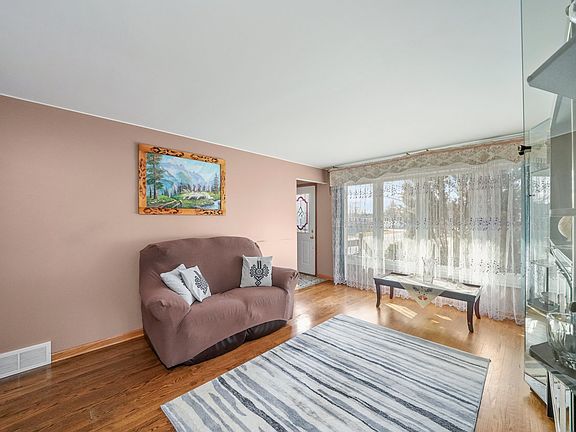 5th image of 7759 Mayfield Ave