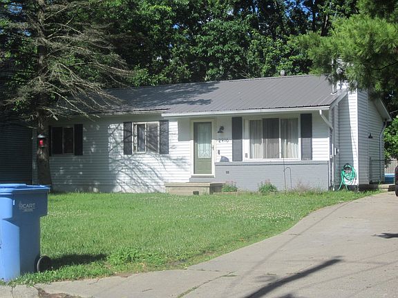 2nd image of 2916 Viking St