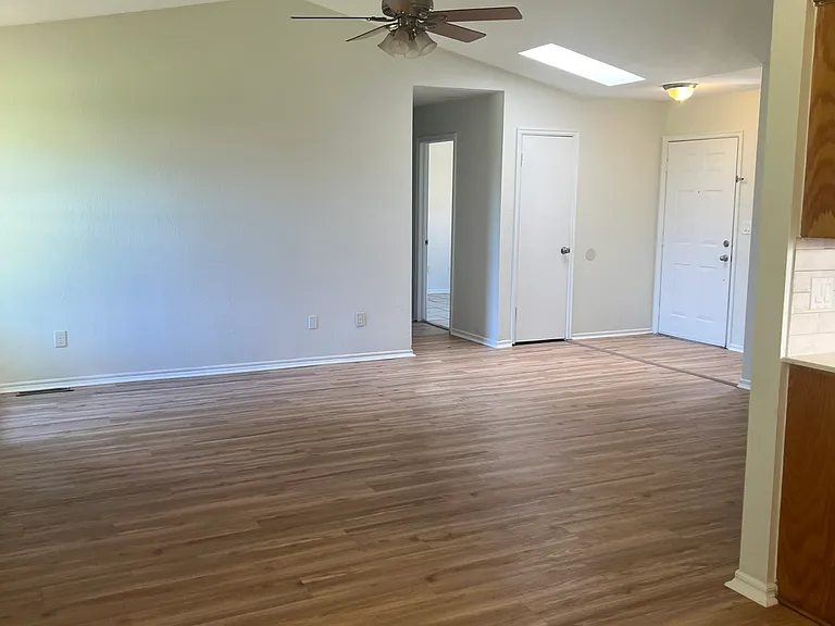 2123 Teresa Dr — Photo 6