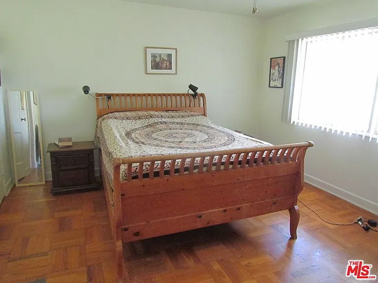 5328 Village Grn — Photo 12