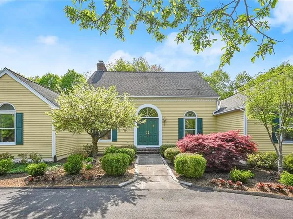 10 Berthier Place, Ridgefield, CT 06877