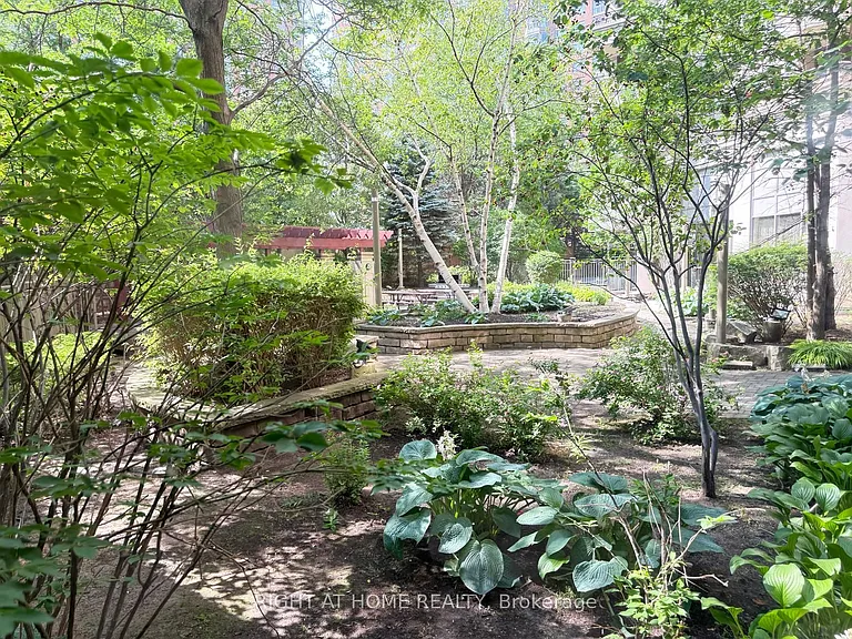 310 Burnhamthorpe Rd W #2101 — Photo 35