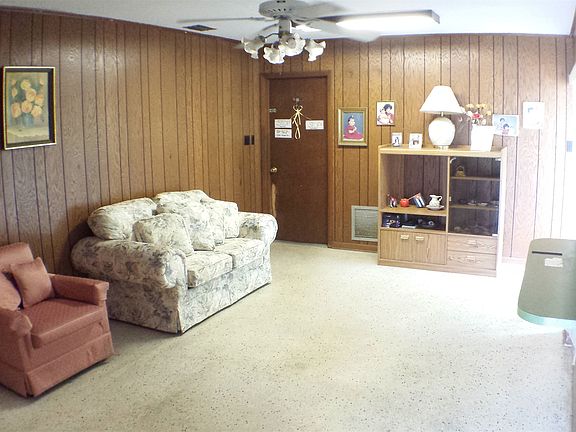 3rd image of 1739 Foxboro Dr