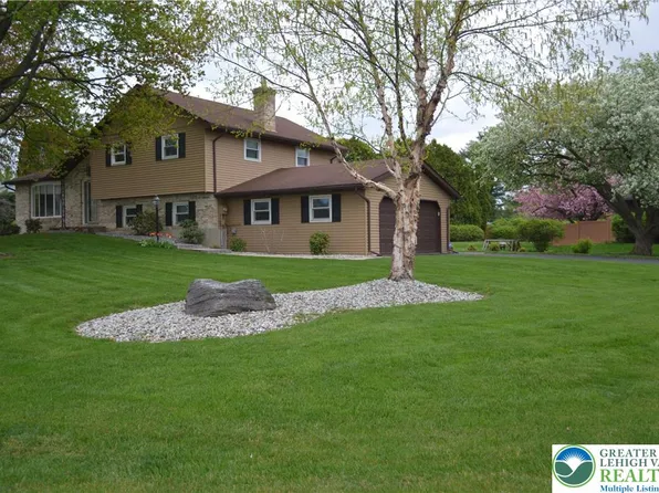 480 School House Rd, Nazareth, PA 18064