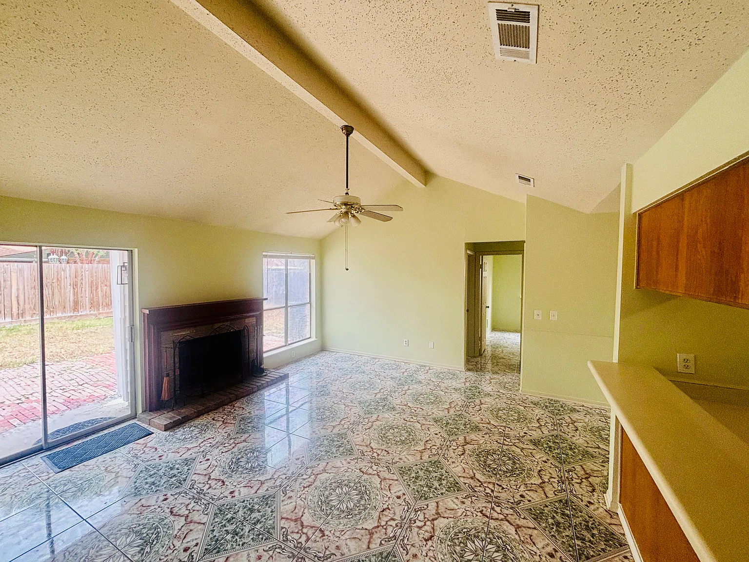 4 bed, 1506 sqft, $1,895 — Photo 3