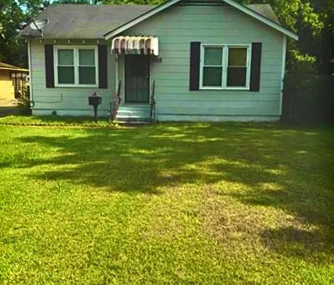 3829 Ozark St — Photo 1