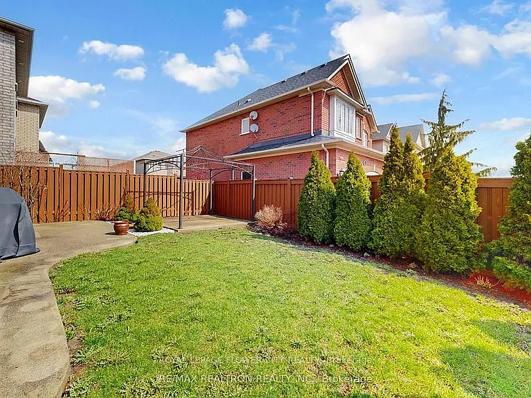 60 Colombo Cres #MAIN — Photo 16