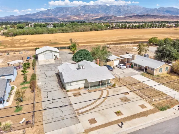 1324 E 8th St, Beaumont, CA 92223