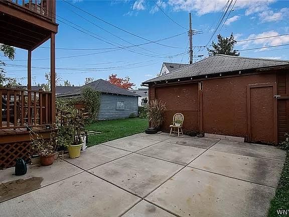 3rd image of 117 Groveland St