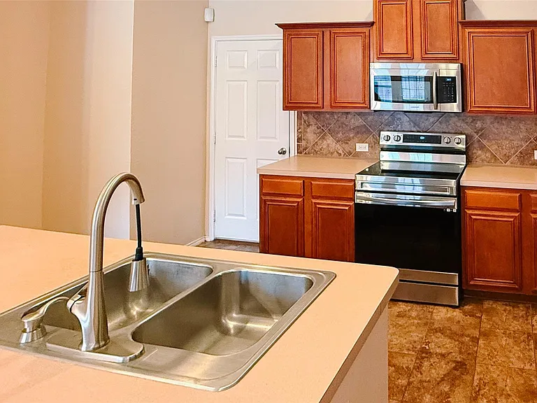 4308 Summer Star Ln — Photo 7