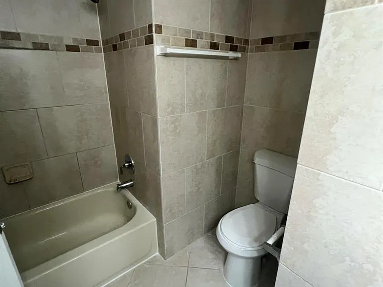 3432 NW 86th Way #D204 — Photo 5