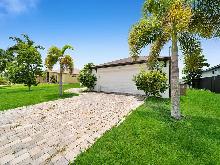 2204 SW 30th Ter — Photo 34