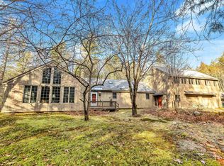 95 Bonds Corner Rd, Hancock, NH 03449