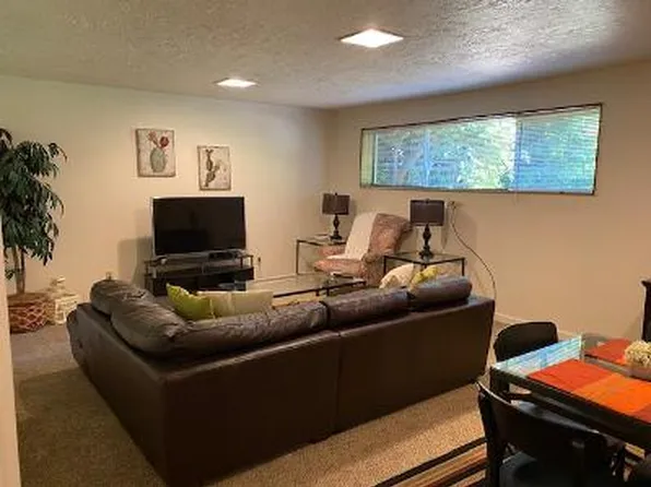 22432 91ave West 2, Edmonds, WA 98026