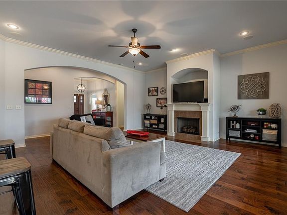 2nd image of 2740 W Vanike Dr