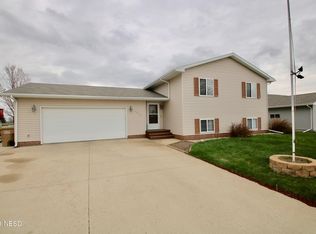 1350 20th St NE, Watertown, SD 57201