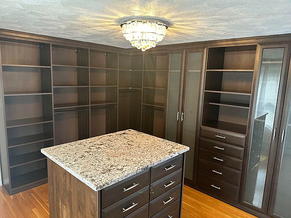 Walk in Closet