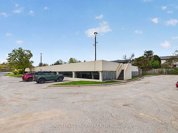 5th image of 127 Belmont Dr #810