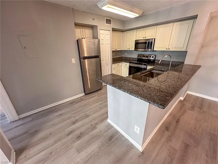 1250 Wildwood Lakes Blvd #206 — Photo 9