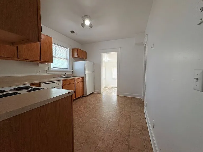 523 W Maple Ave #2-A — Photo 5