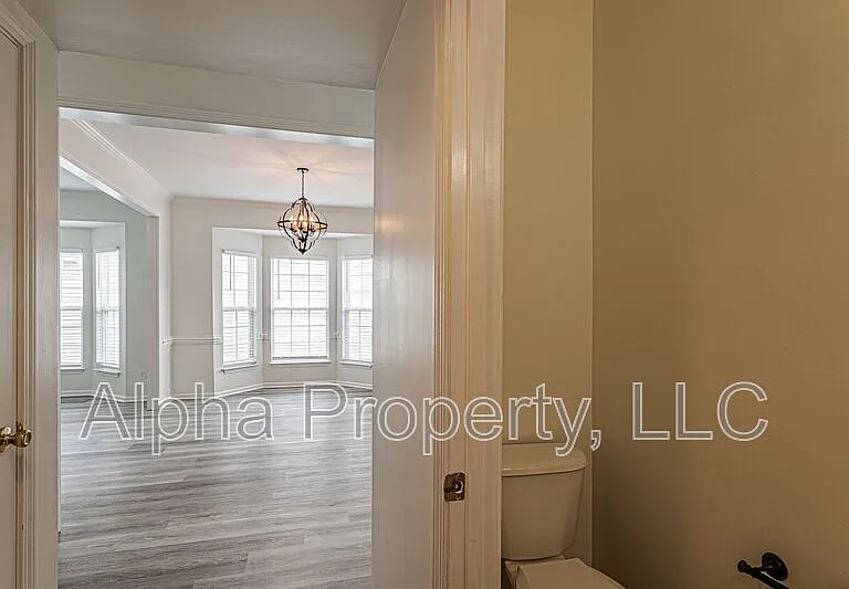 261 Highgate Cir — Photo 7