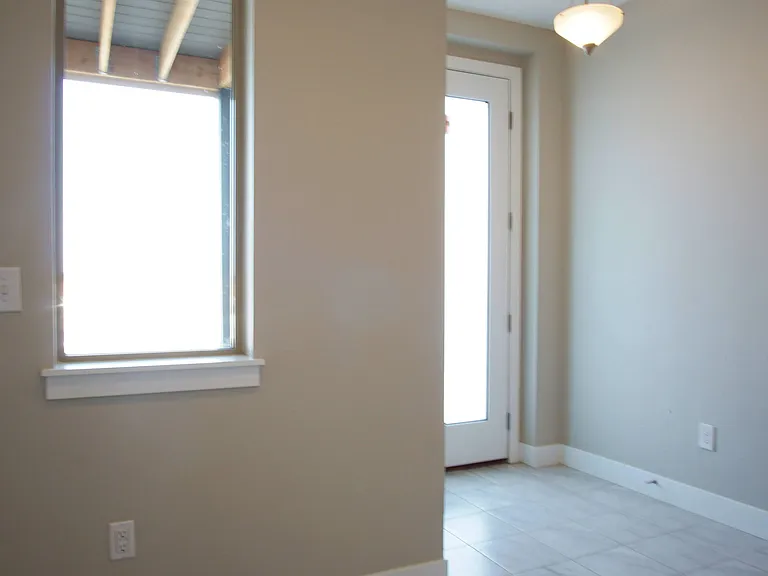 2541 N Moline St #2-BDRM TOWNHOUSE — Photo 11