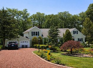 52 Richbell Rd, White Plains, NY 10605