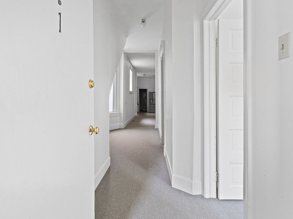 Entrance to Apt 1.