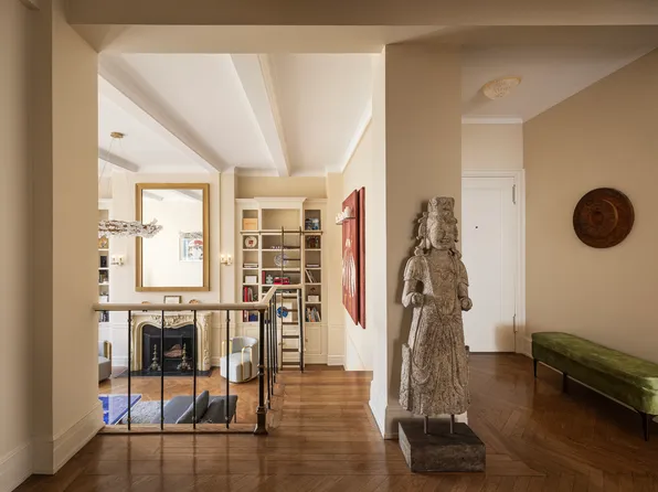 14 East 75th Street image 4 of 11