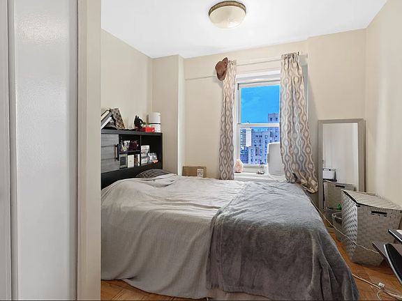 5th image of 159 W 53rd St APT 26H