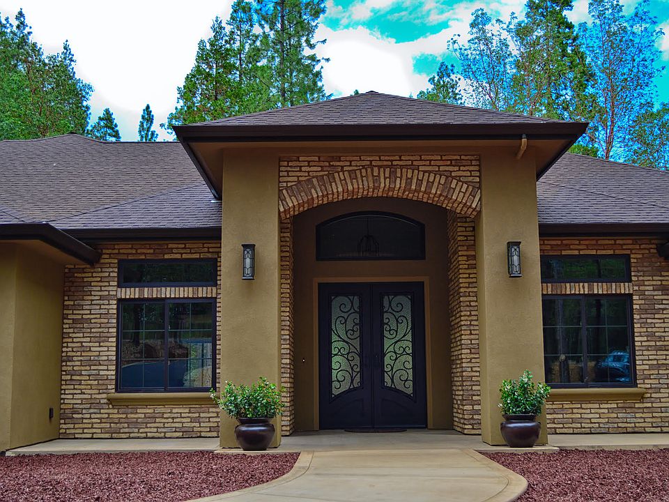 Inviting no step entry home