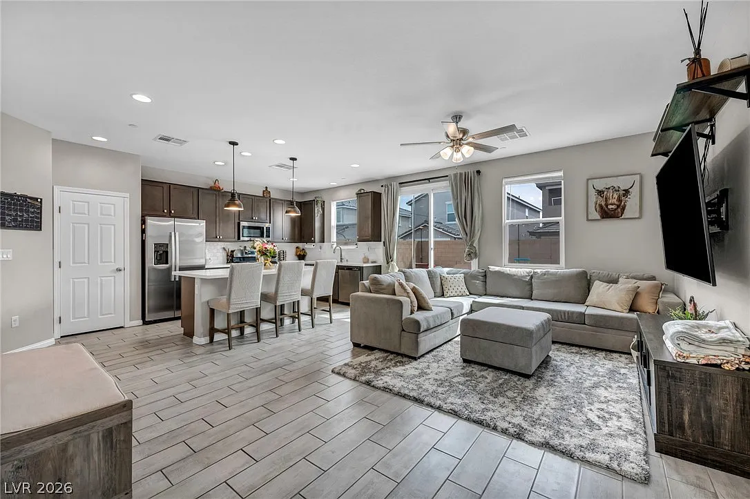 3 bed, 2.5 bath, 1592 sqft, $2,675 — Photo 4